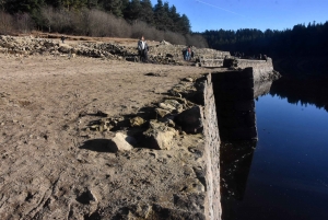 Lapte : les ruines de Piboulet, une attraction sortie des eaux au barrage de Lavalette