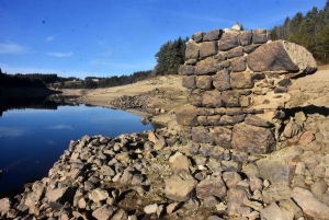 Lapte : les ruines de Piboulet, une attraction sortie des eaux au barrage de Lavalette