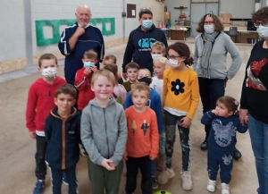 Montfaucon-en-Velay : le club de boules lyonnaises réalise des initiations