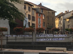 Yssingeaux : un monument aux Mortes érigé par le collectif Adelphité jeudi sur le marché