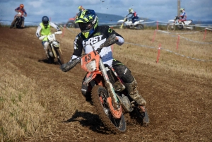 Course sur prairie de Saint-Maurice-de-Lignon : les motos Open (série 1)