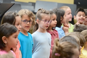 Sainte-Sigolène : les maternelles de l&#039;école Germaine-Tillon ont rejoint les classes chantantes