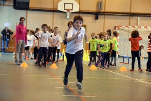 Bas-en-Basset : 80 enfants au kid athlé dans le gymnase
