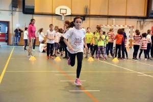 Bas-en-Basset : 80 enfants au kid athlé dans le gymnase