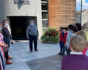 Le Chambon-sur-Lignon : les écoliers en visite à la mairie
