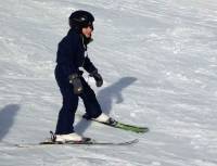 Saint-Maurice-de-Lignon : premières descentes en ski pour les enfants du centre de loisirs