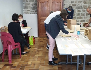 Montfaucon-en-Velay : les élus se répartissent la distribution des masques