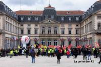 Puy-en-Velay : une manifestation samedi devant la préfecture pour le droit de... manifester