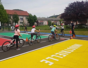 Brives-Charensac : une piste colorée pour apprendre aux enfants les règles de la route