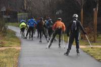 Les skieurs s&#039;entraînent... sur la voie verte