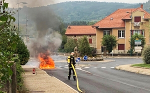 Une voiture prend feu à Saint-Julien-Chapteuil