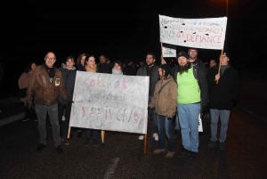 Monistrol-sur-Loire : une manifestation nocturne du lycée public à la mairie