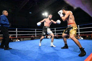 13 combats, des poings et de la sueur : le gala de boxe gagne des points au Puy-en-Velay