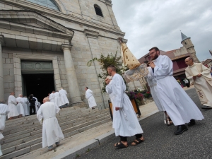 Yssingeaux : les 70 ans du couronnement de la statue Notre-Dame célébrés