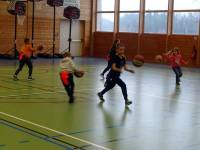 Grazac : les écoliers découvrent le basket de façon ludique