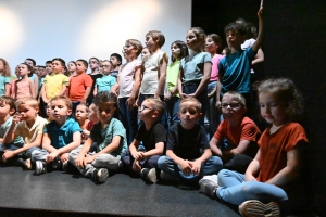 Dunières : les écoliers de Jacques-Prévert chantent en live avec une fanfare