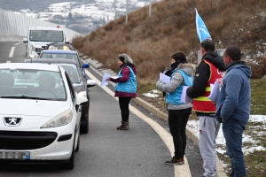 Retraites : les syndicats continuent de tracter avant la manifestation du 31 janvier