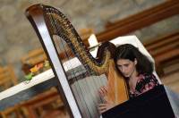 Nathalie Cornevin à la harpe.