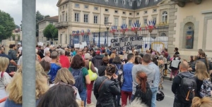 Plusieurs centaines de manifestants samedi après-midi au Puy-en-Velay contre le pass sanitaire