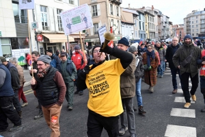 Réforme des retraites : la mobilisation prend de l&#039;ampleur au Puy-en-Velay (vidéo)