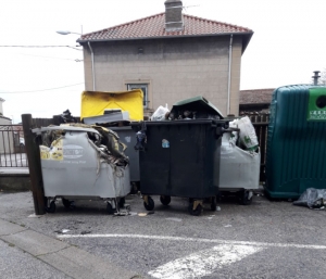 Saint-Just-Malmont : quatre feux de poubelles en deux heures, une voiture endommagée