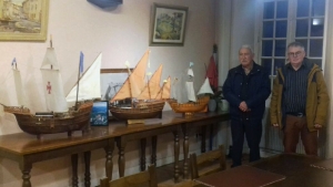 Bas-en-Basset : Claude Sareni offre trois maquettes de bateau à la commune