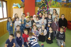 La Chapelle-d&#039;Aurec : le Père Noël en visite à l&#039;école du Marronnier