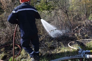 Saint-Bérain : 1000 m2 de broussailles brûlent depuis la route