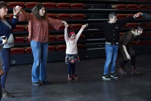Le Mazet-Saint-Voy : les familles entrent dans la danse