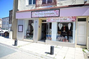 Saint-Just-Malmont : elle ouvre une brocante et salon de thé sur la place de l&#039;église