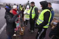 Gilets jaunes : à Saint-Just-Malmont, les manifestants se relaient pour tenir