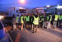 Monistrol-sur-Loire : les Gilets jaunes se mettent à bloquer les livraisons des grandes surfaces