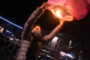 700 lanternes en papier illuminent le ciel d&#039;Yssingeaux