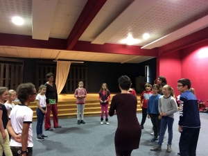 Le Chambon-sur-Lignon : quatorze enfants à la rencontre du spectacle vivant