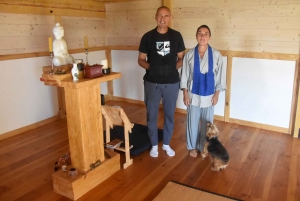 Félines : deux moines bouddhistes proposent des séances de méditation zen