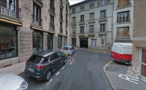 Le Puy-en-Velay : une blanchisserie prend feu dans la rue des Teinturiers