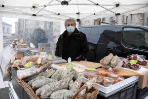 Saint-Pal-de-Mons : des artisans à l&#039;abri sur le marché de Noël