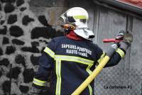 Monistrol-sur-Loire : la voiture prend feu devant le domicile à la Rivoire