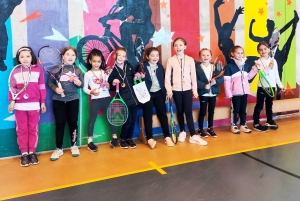 Saint-Ferréol-d&#039;Auroure : 9 jeunes joueuses de tennis au circuit petites étoiles de la Loire