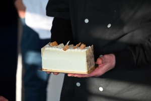La bûche de Noël 2022 des pâtissiers de Haute-Loire marie la poire et le pain d&#039;épices (vidéo)