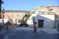 Montfaucon-en-Velay : après la maison de la presse, la salle polyvalente tombe à son tour