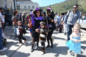 Aurec-sur-Loire : un millier de participants au Carnaval avant les vacances (vidéo + photos)