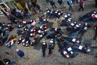 Violences faites aux femmes : 123 corps allongés dans une rue du Puy-en-Velay