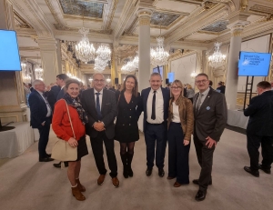 Sept maires de Haute-Loire reçus à l&#039;Elysée par le président de la République
