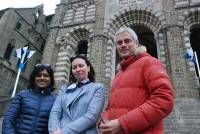 Hema Jhodriah, Corinne Bringer et Laurent Wauquiez.|L&#039;équipe de la majorité régionale devant la cathédrale du Puy.||