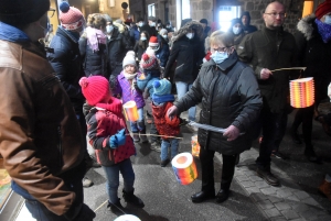 Monistrol-sur-Loire : la parade de Noël rassemble les familles et les super-héros