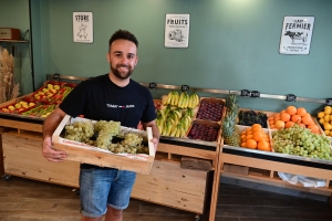Dunières : à 24 ans, Hugo Cornut ouvre un commerce de fruits, légumes, fromages, épicerie fine