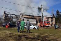Boisset : un corps de ferme totalement ravagé dans un incendie (vidéo)