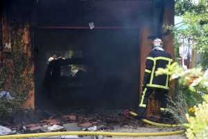 Lantriac : un garage détruit par le feu, la maison enfumée, une dalle fragilisée