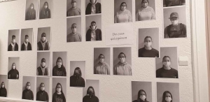 Puy-en-Velay : une exposition masquée &quot;Les Yeux dans les yeux&quot; réalisée par une lycéenne